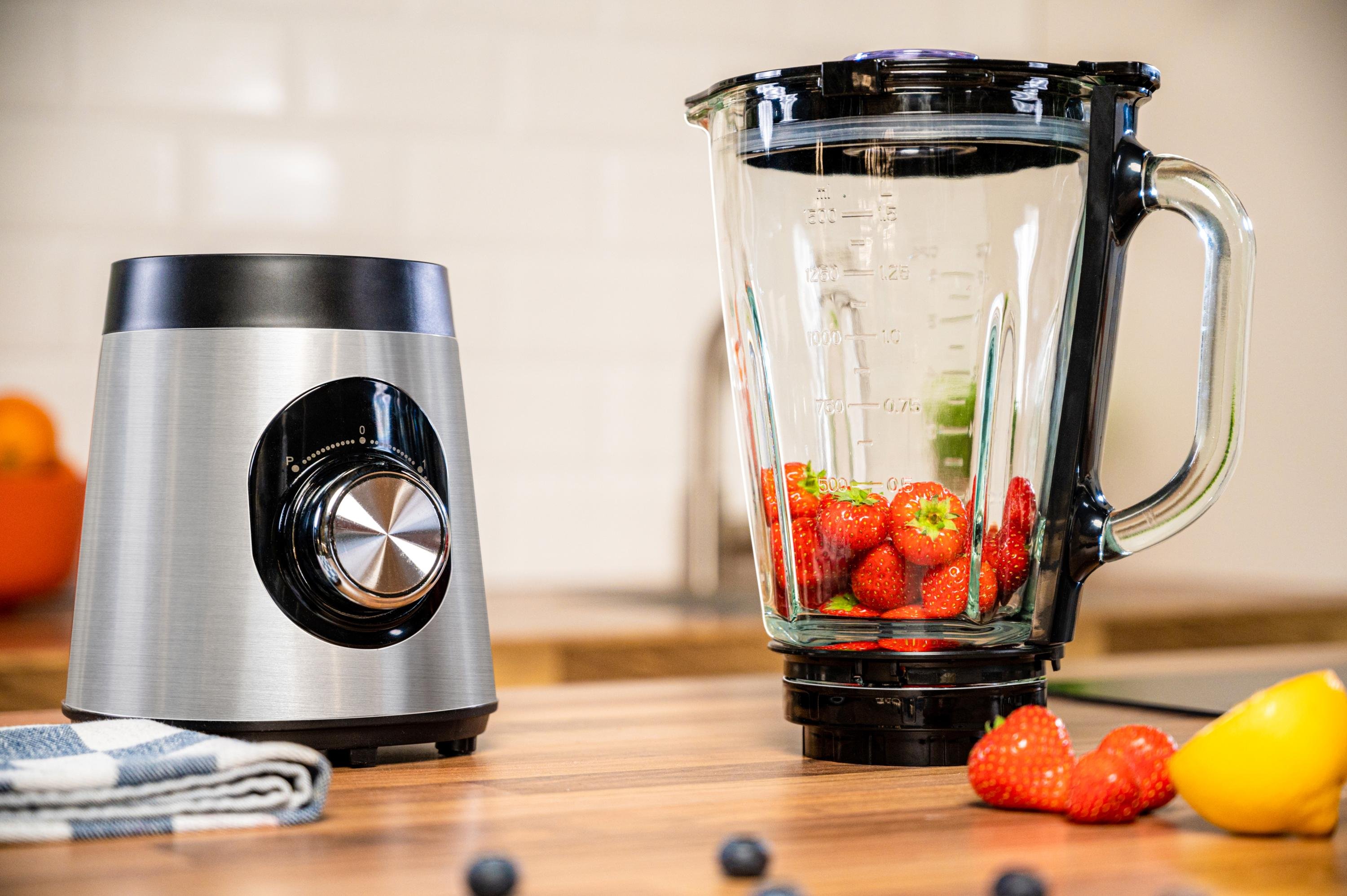 Blender Alpina z antypoślizgową podstawą w kuchni.