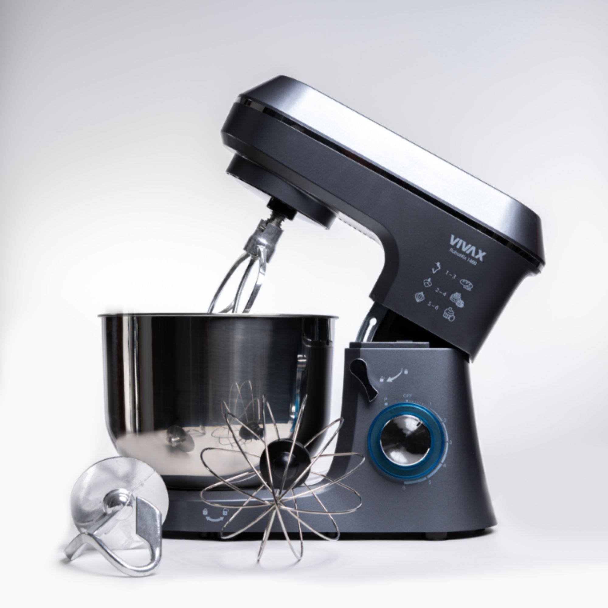 Srebrny robot kuchenny Vivax RM-61400SX